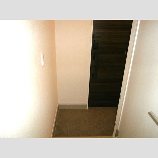 メゾン・ド・アヴニール 玄関