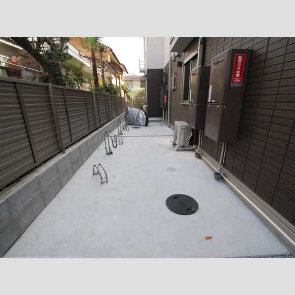 パレス立川柴崎町302号室 自転車置き場