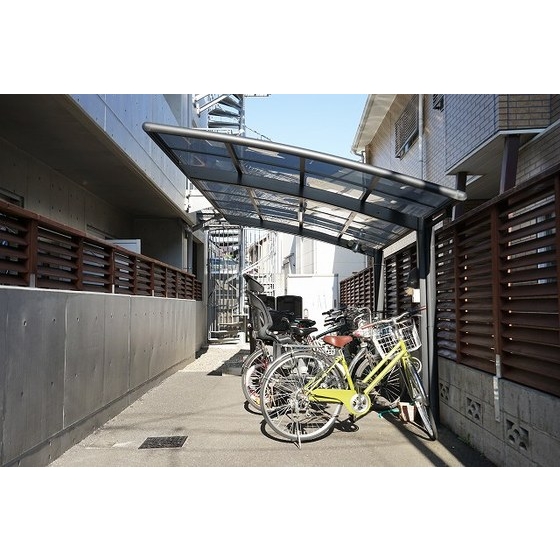 エルミタージュ桜新町0101号室 駐輪場
