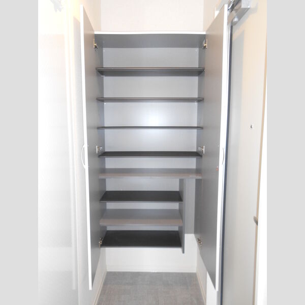 コリーヌ205号室 玄関