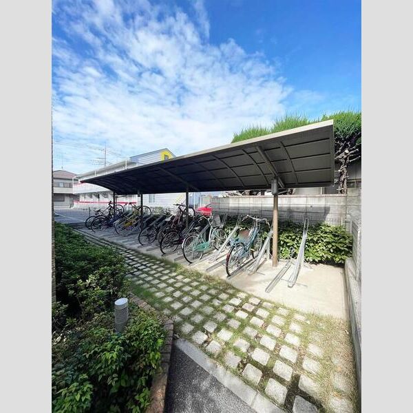 メルヴェーユ 駐輪場