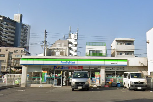 青梅市勝沼2丁目戸建 【コンビニエンスストア】ファミリーマート 東青梅駅北口店まで775ｍ