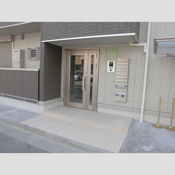 ソレイユM エントランス