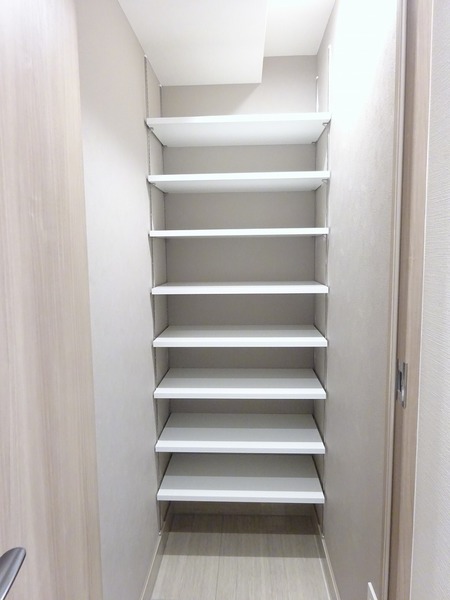 ザ・レジデンス・オブ・トーキョー　Ｈ２０　スカイタワー203号室 同建物別部屋の参考画像