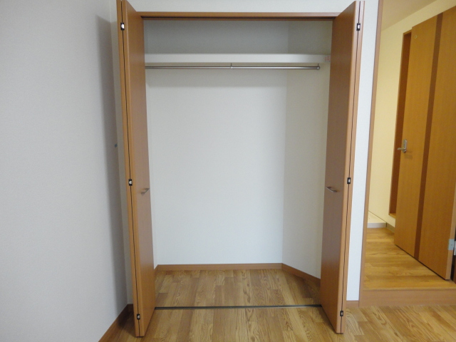 Ｌｅ　ｔｅｍｐｓ　ｈｅｕｒｅｕｘ　”Ｓ（ルタンウルーエス） クローゼット