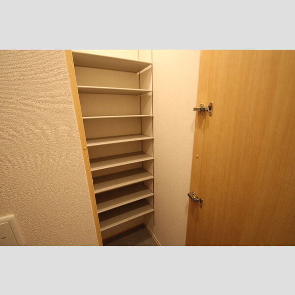 Sunny Flat Kamiya(サニーフラットカミヤ) シューズクローク