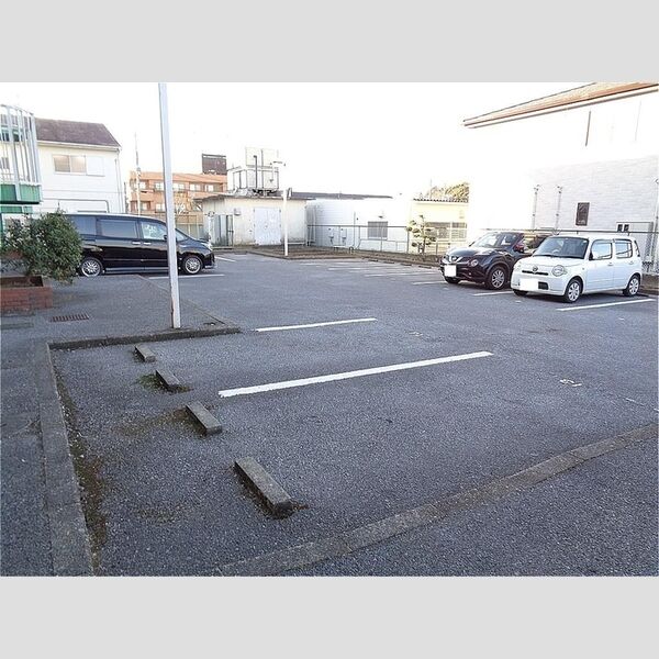 サニーヒルハイツ 駐車場