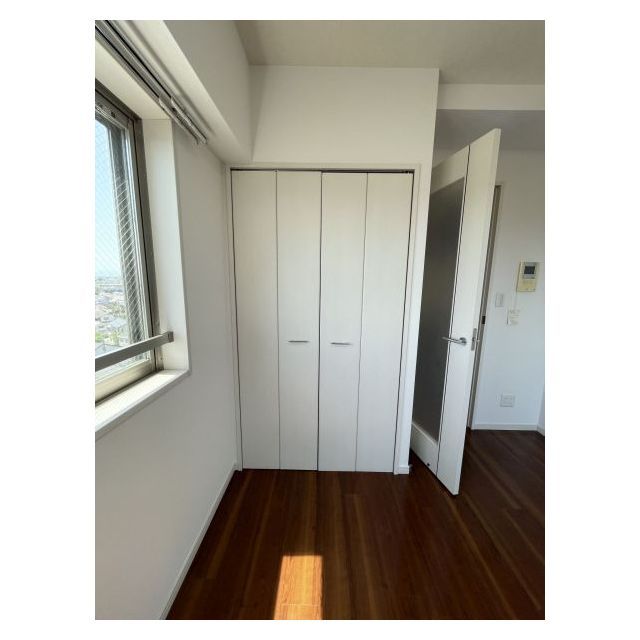 ルクレ高野台レジデンス0905号室 リビング