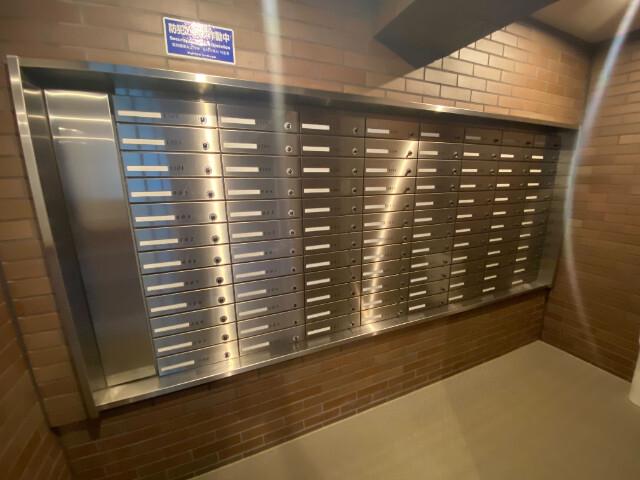 日神パレステージ西麻布5階 メールコーナー