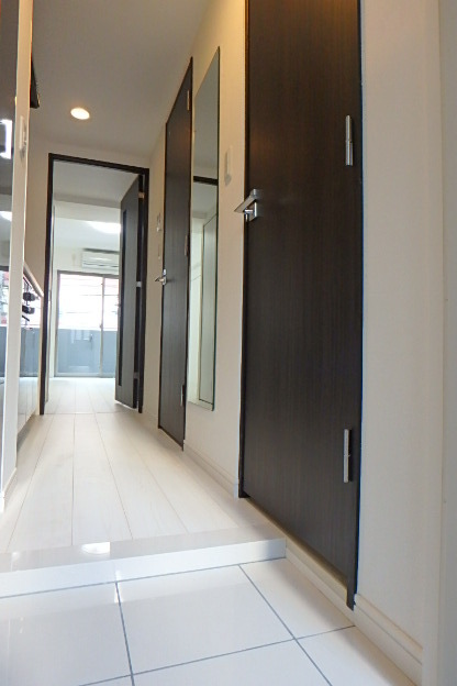 ガーラ・ステーション横浜反町7階 きれいな玄関です