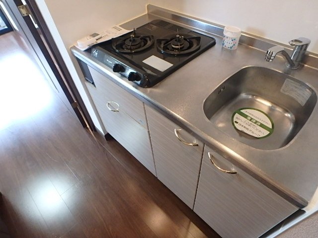 ルーブル中野坂上参番館 システムキッチン（2口ガスコンロ）