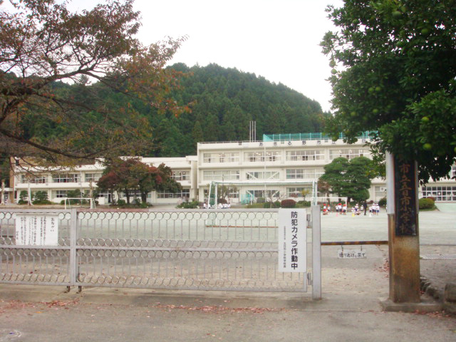 ヒーリングカーサⅡ 五日市小学校まで200ｍ