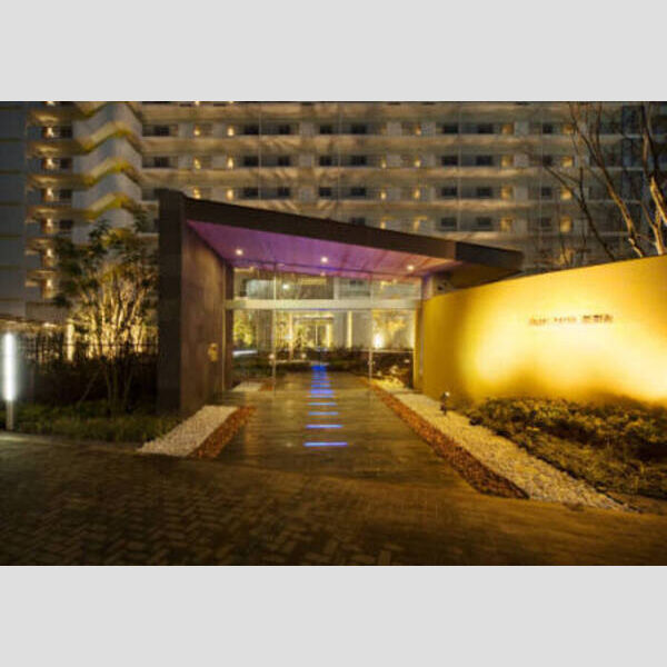 ロイヤルパークス若葉台 メインゲート