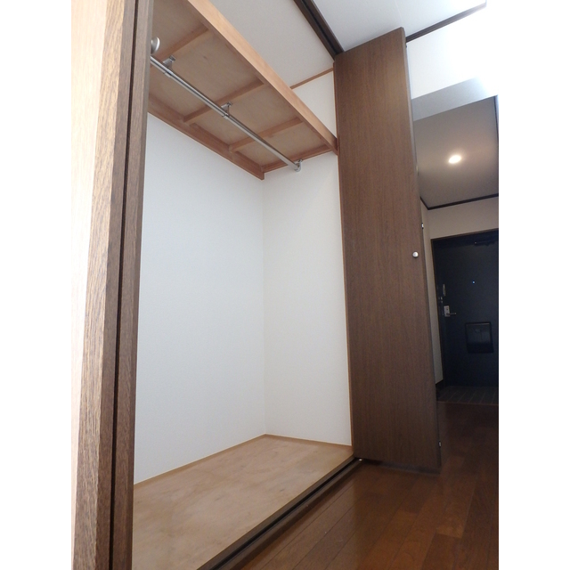 グリーンハイツ茅ヶ崎204号室 ハンガーパイプ・頭上棚あり