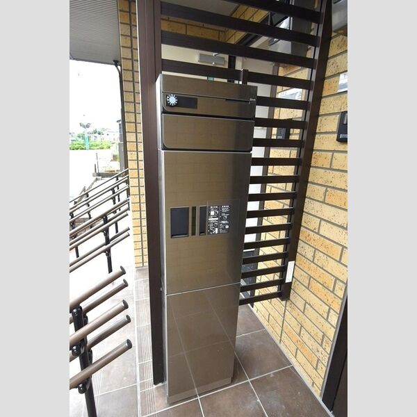 メルヴェーユ102号室 宅配ボックス