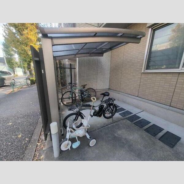 CRAPE MYRTLE 駒沢公園通り202号室 駐輪場