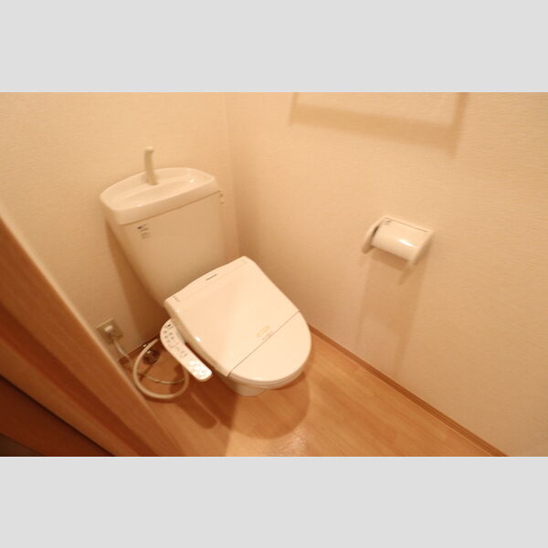 グランドゥールB202号室 温水洗浄暖房便座