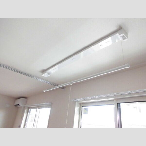 エアフォルク201号室 室内物干し