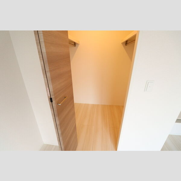 パークメゾン美幸町 ウォークインクローゼット