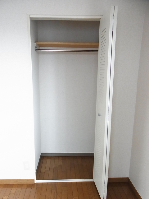 グランプラス0309号室 洋室２　収納　※別号室の参考写真です(現況優先)