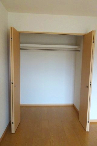 グランピノ0102号室 洋室１収納　※現況優先