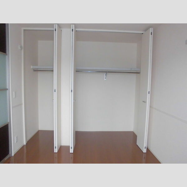 ビューティー・フレア クローゼット