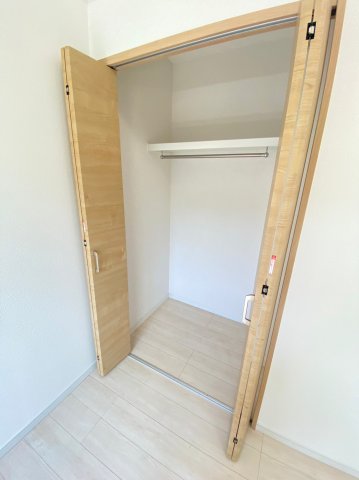 メゾンソレイユ希望ケ丘204号室 収納