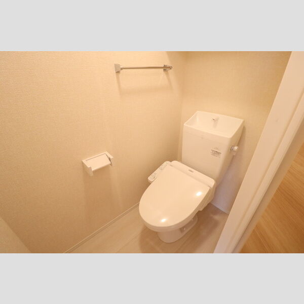 エスペランサ八幡宿202号室 トイレ