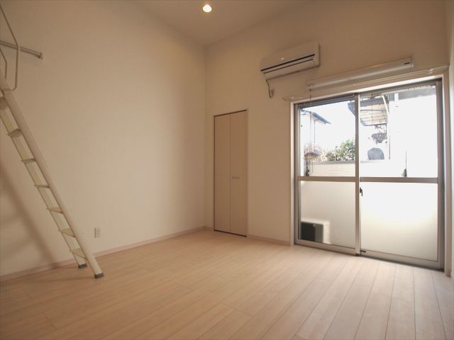 Ｅｓｃａｄａ　ＳＯＧＡ バルコニー完備　エアコン