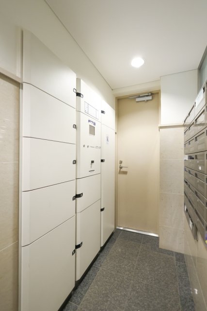 ガリシア新宿WEST5階 宅配BOX