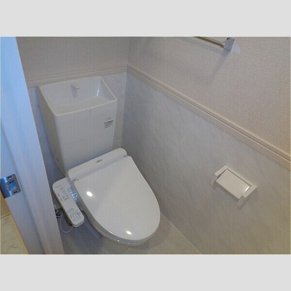 イフィセント港南台205号室 温水洗浄暖房便座