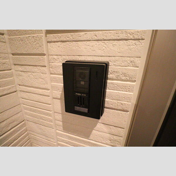 ゼフィール102号室 カメラ付きインターホン