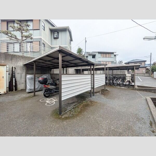 ヴューラーみつわ台　ABCD 駐輪場