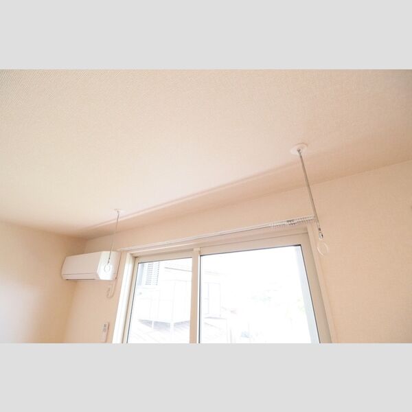 グラマードマレⅡ205号室 物干し金物