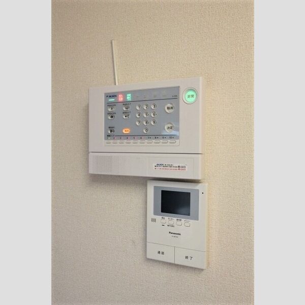 メゾンリッシュ　C101号室 ALSOKホームセキュリティー・モニター付きインターホン