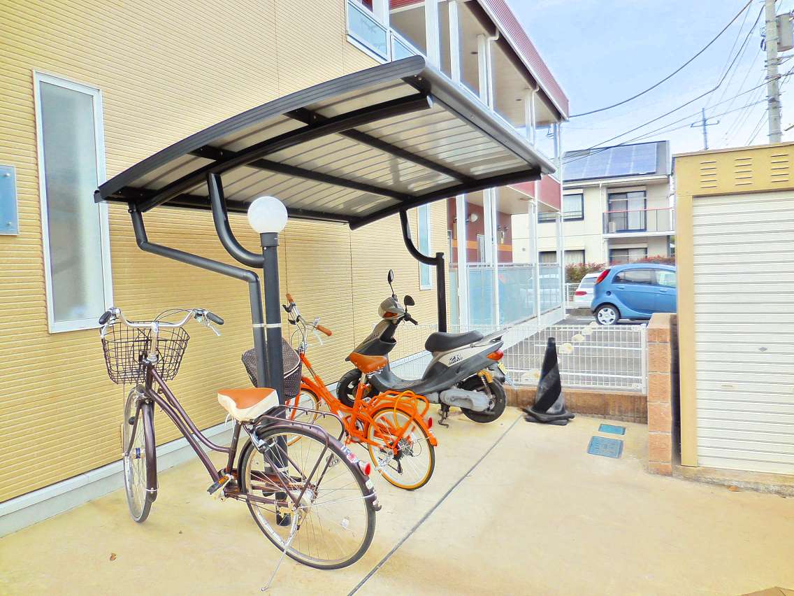 レオネクストステラⅢ201号室 屋根付なので雨の日も安心です。