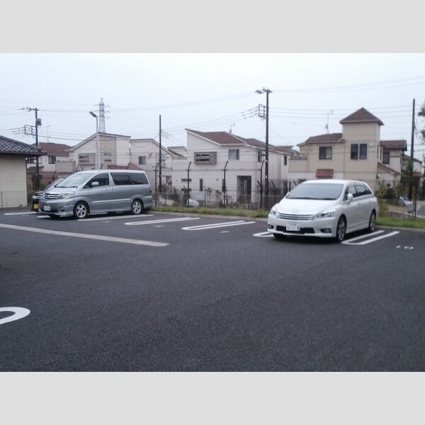 オアシス 駐車場
