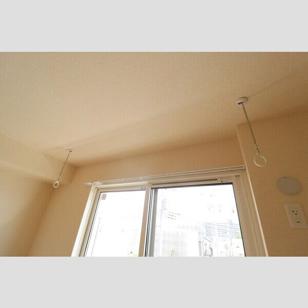 テルミドール302号室 室内物干し