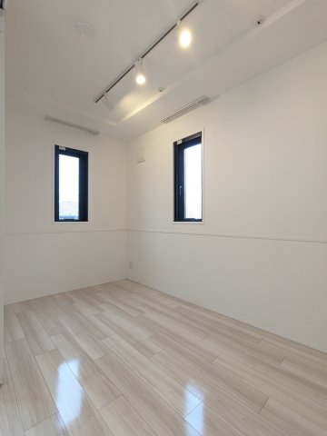 フラッフィー市谷台町0404号室 リビング