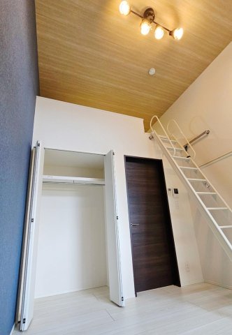 アーヴェル元住吉Ⅱ205号室 広い収納付き！