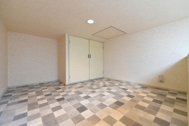 カルタス２１駒場東大前1階 ロフト