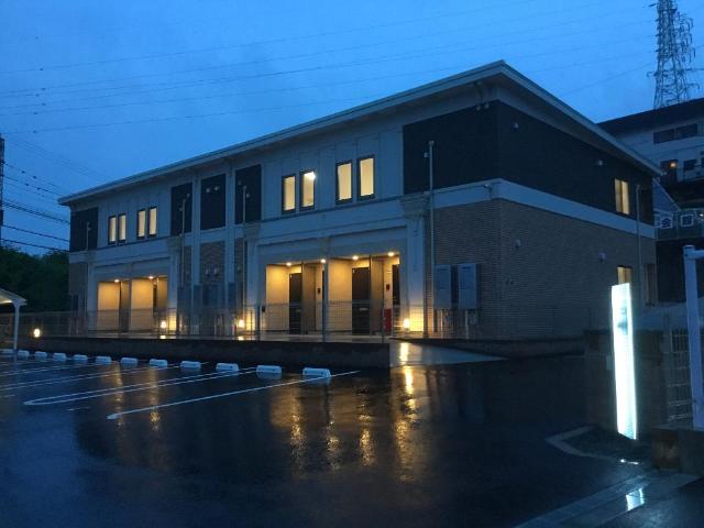 アビエル103号室 外観写真（夜）