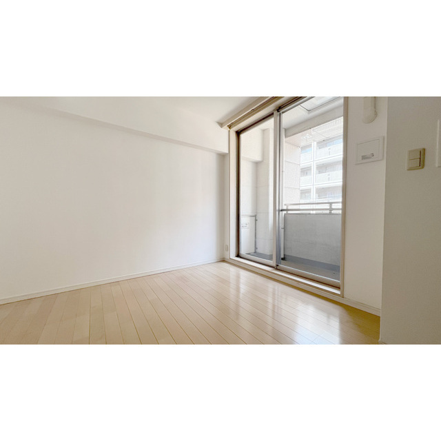 ファミール新宿グランスイートタワー202号室 フローリング7.1帖