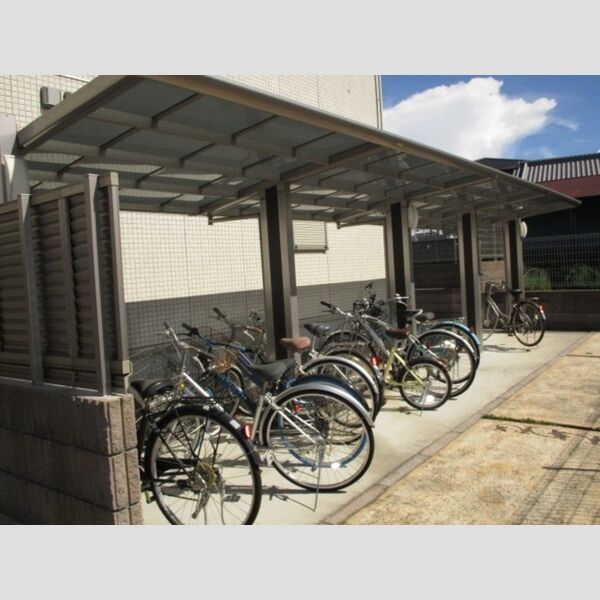 エリーゼ 駐輪場