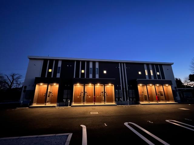 グランブレス日向 外観写真（夜）