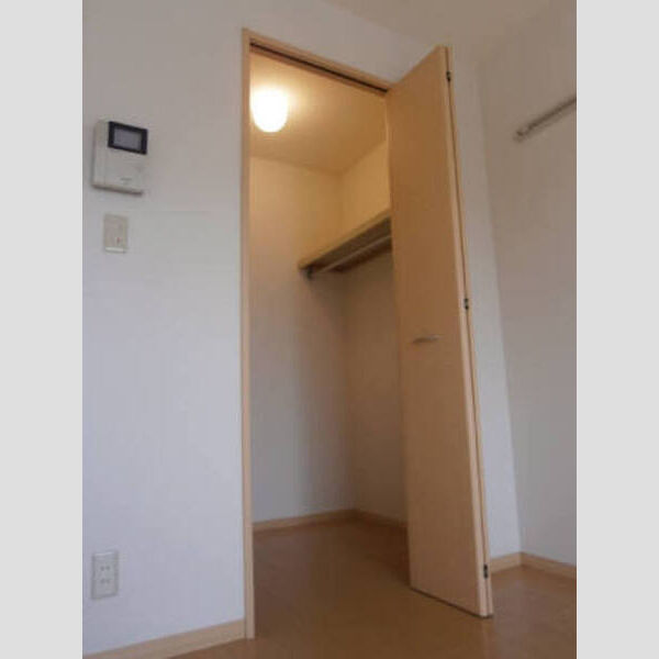 ソリアード Ⅲ207号室 ウォークインクローゼット