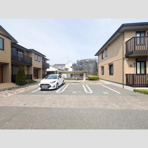 アーク本郷　壱番館 駐車場