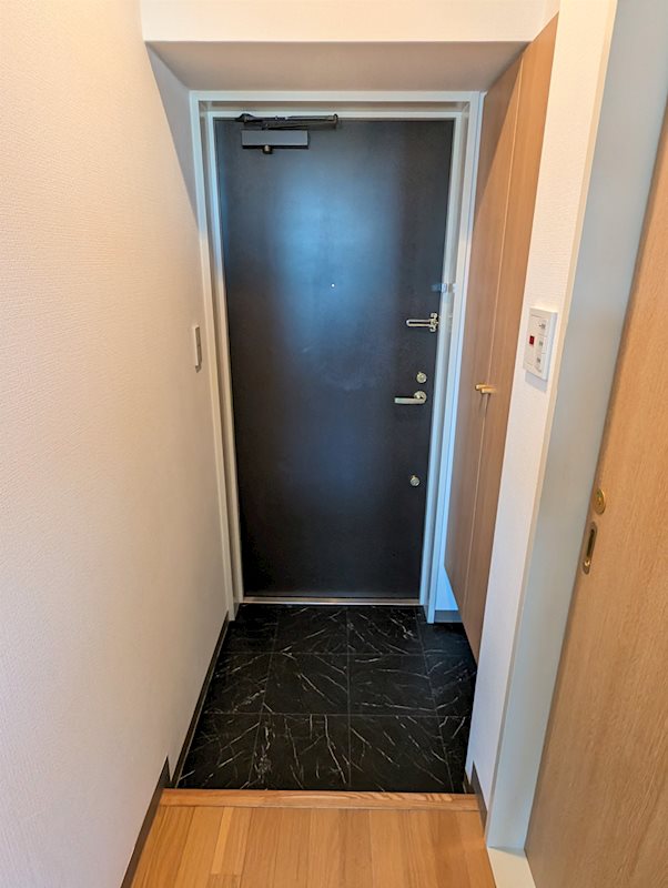 グランドゥール日吉5階 玄関