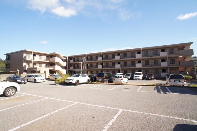 リヴェレント八千代0105号室 駐車場