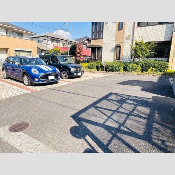 ルーヴル三橋　B 駐車場